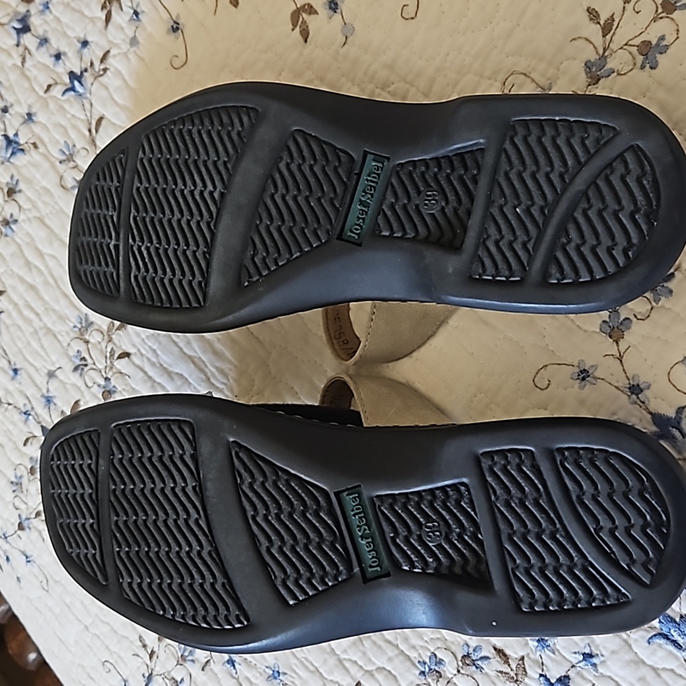 Suede Sandals - Picture 3 of 4